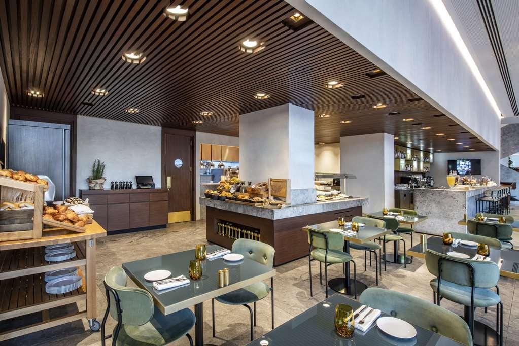 Hilton Garden Inn Tbilisi Chavchavadze Étterem fotó