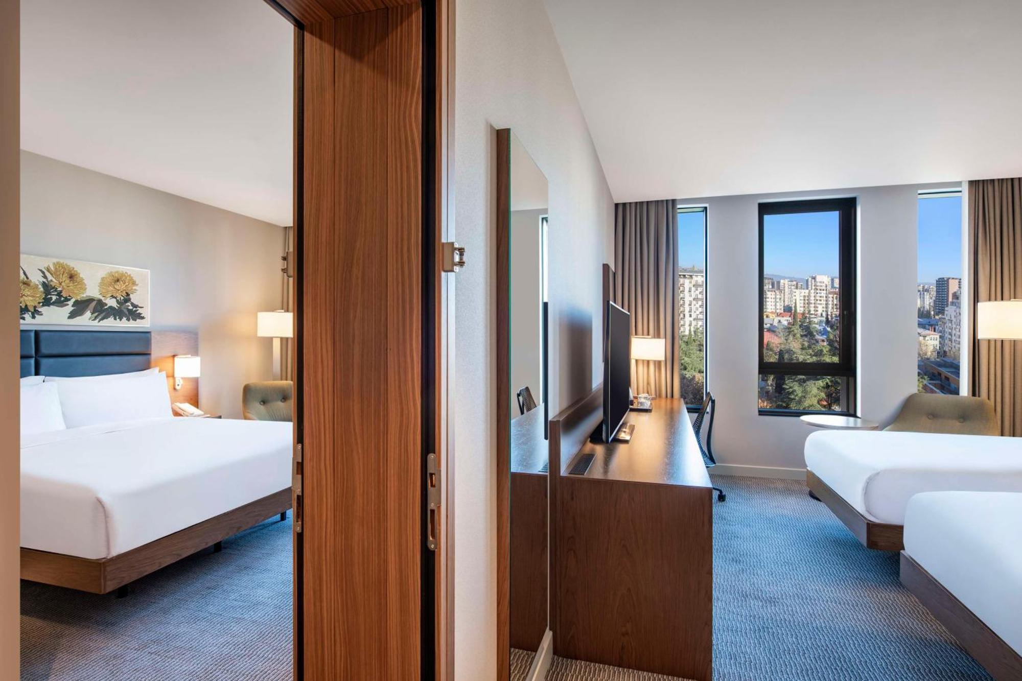 Hilton Garden Inn Tbilisi Chavchavadze Kültér fotó
