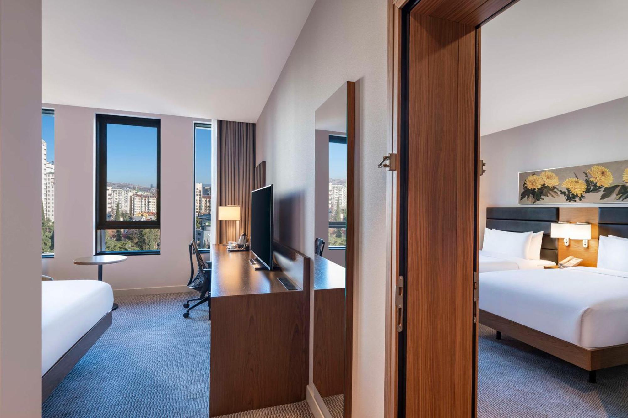 Hilton Garden Inn Tbilisi Chavchavadze Kültér fotó