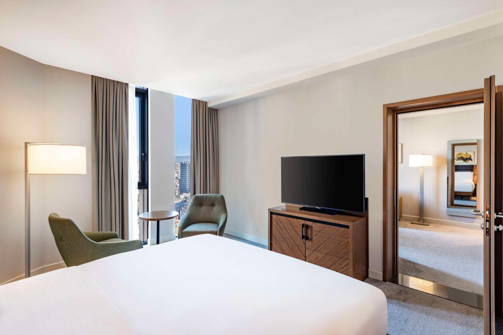 Hilton Garden Inn Tbilisi Chavchavadze Kültér fotó
