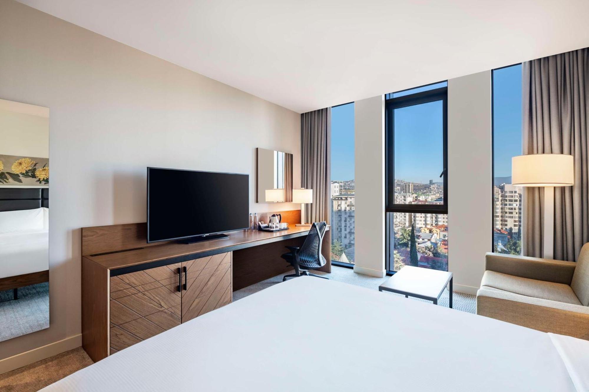 Hilton Garden Inn Tbilisi Chavchavadze Kültér fotó