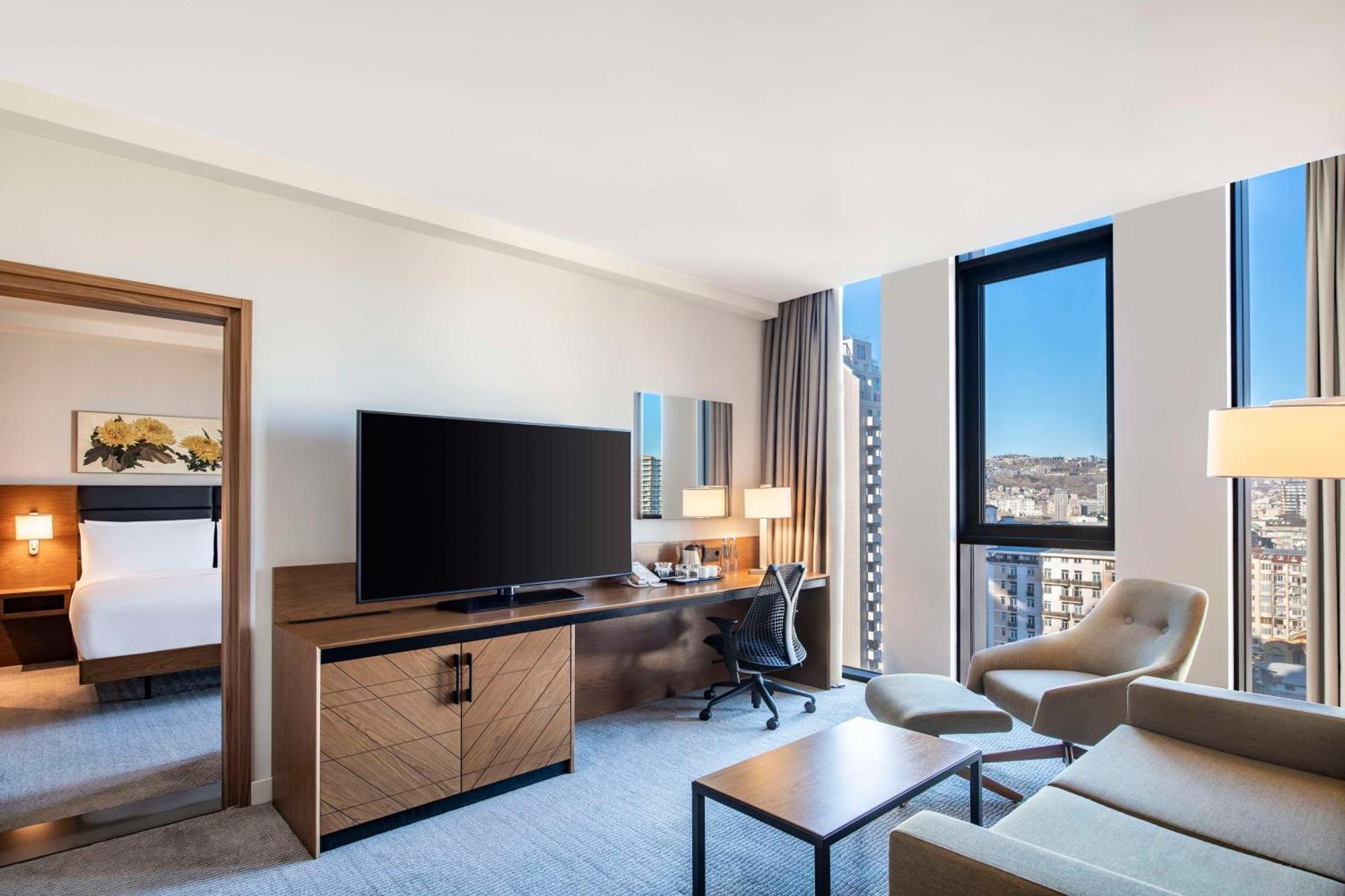 Hilton Garden Inn Tbilisi Chavchavadze Kültér fotó