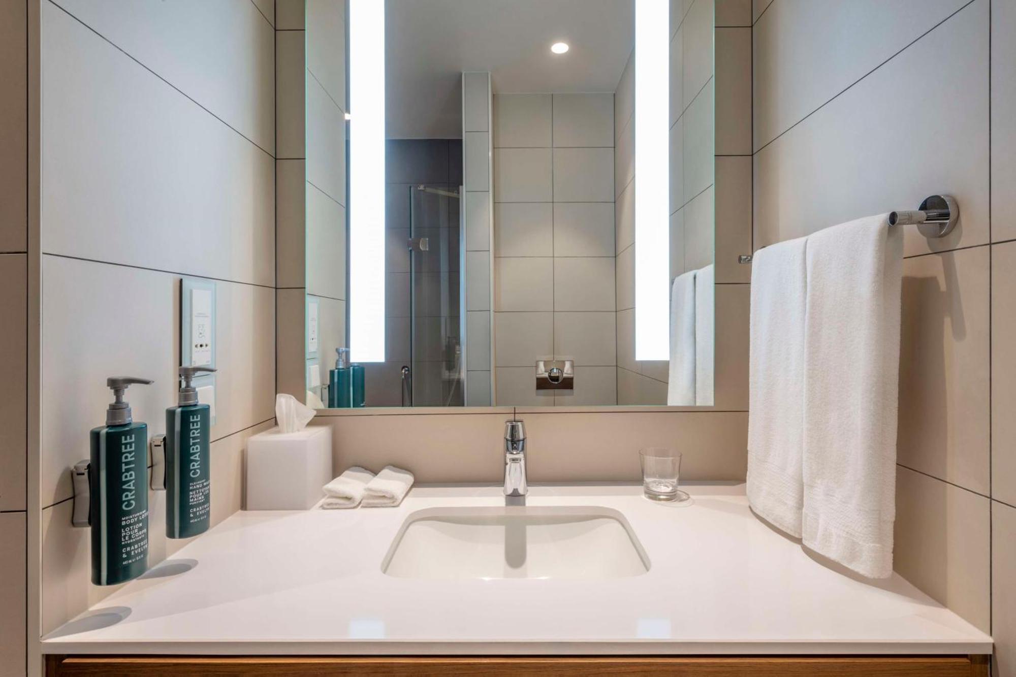 Hilton Garden Inn Tbilisi Chavchavadze Kültér fotó