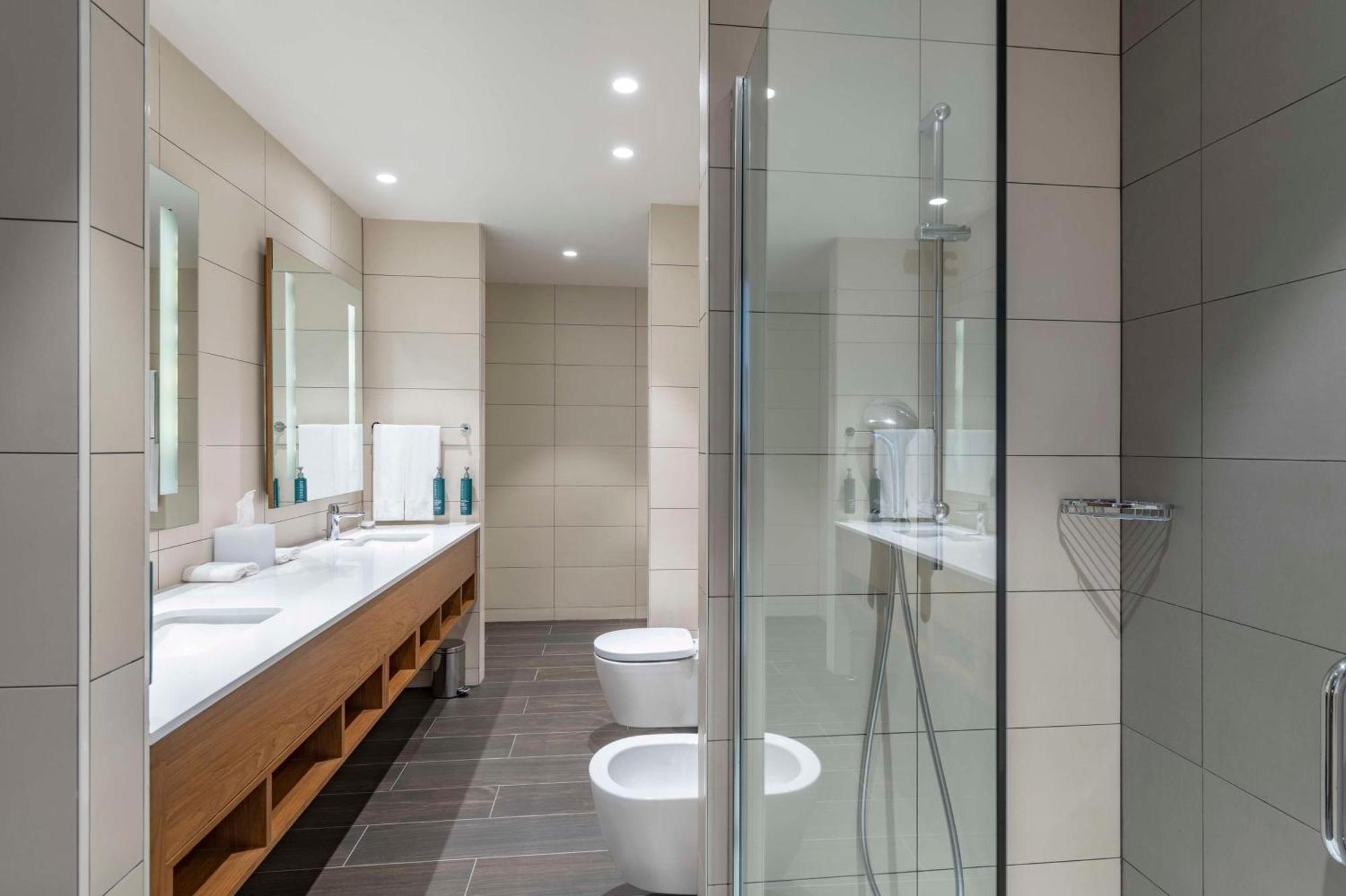 Hilton Garden Inn Tbilisi Chavchavadze Kültér fotó