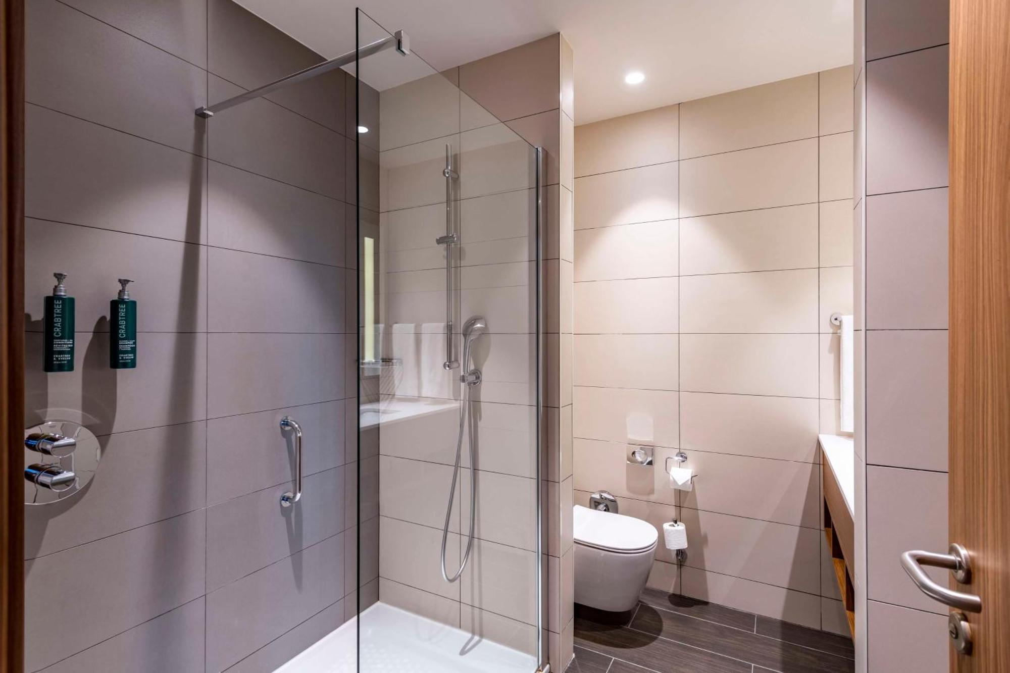 Hilton Garden Inn Tbilisi Chavchavadze Kültér fotó