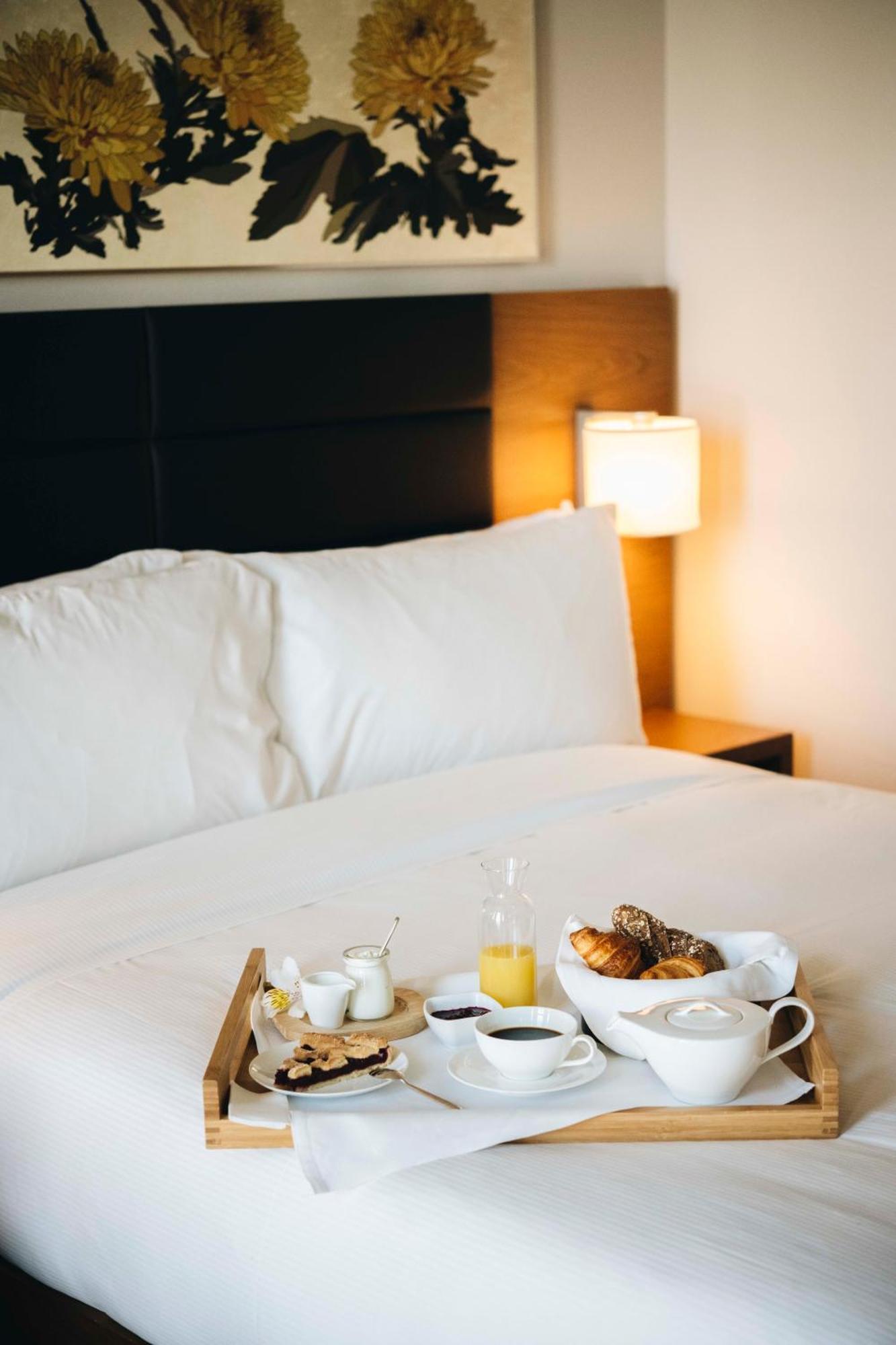Hilton Garden Inn Tbilisi Chavchavadze Kültér fotó