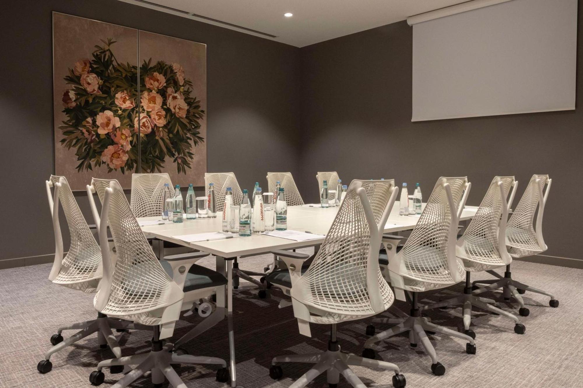 Hilton Garden Inn Tbilisi Chavchavadze Kültér fotó